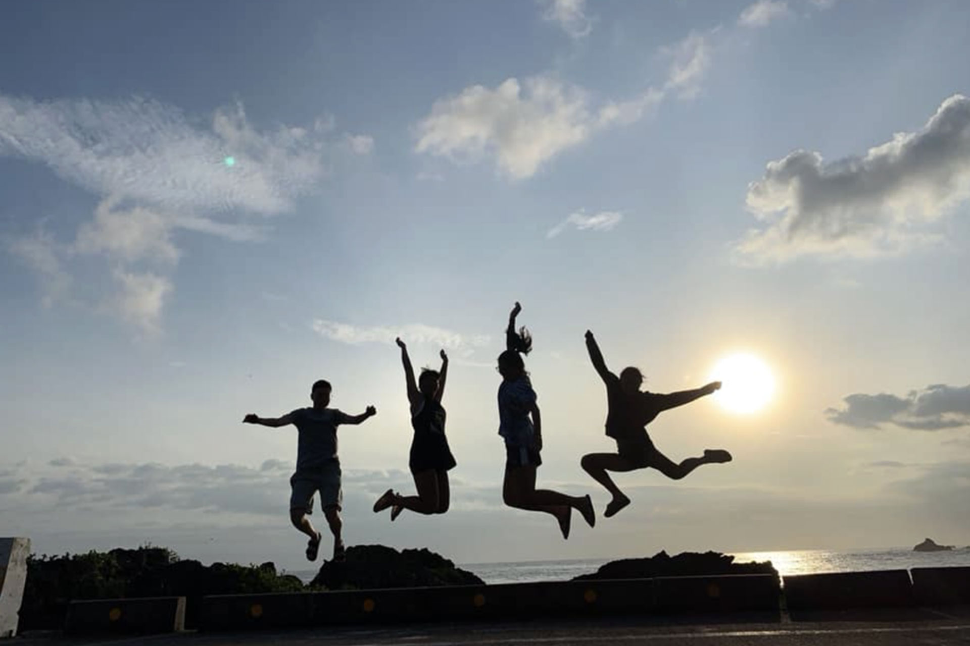 2015感謝大家的支持，我們2016見囉!